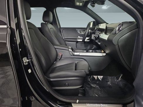 New 2025 Mercedes-Benz GLB 250 4MATIC image 24