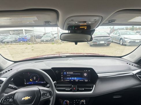 Used 2025 Chevrolet TrailBlazer LT image 33