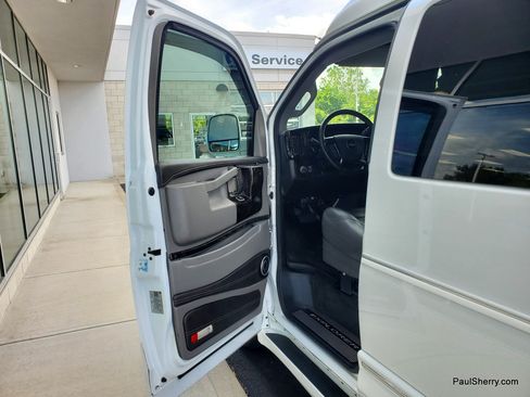 Used 2020 Chevrolet Express 2500 w/ Enhanced Convenience Package RWD image 37