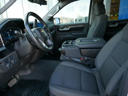 Used 2023 Chevrolet Silverado 1500 LT image 8
