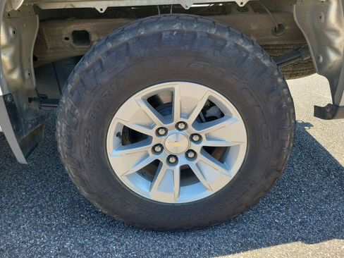 Used 2021 Chevrolet Silverado 1500 LT AWD/4WD image 27