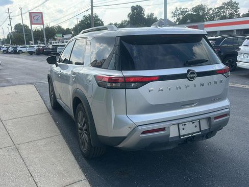 Used 2022 Nissan Pathfinder SL w/ SL Premium Package AWD/4WD image 4