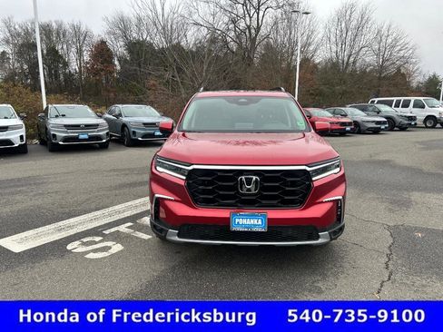 Certified 2025 Honda Pilot Touring image 9