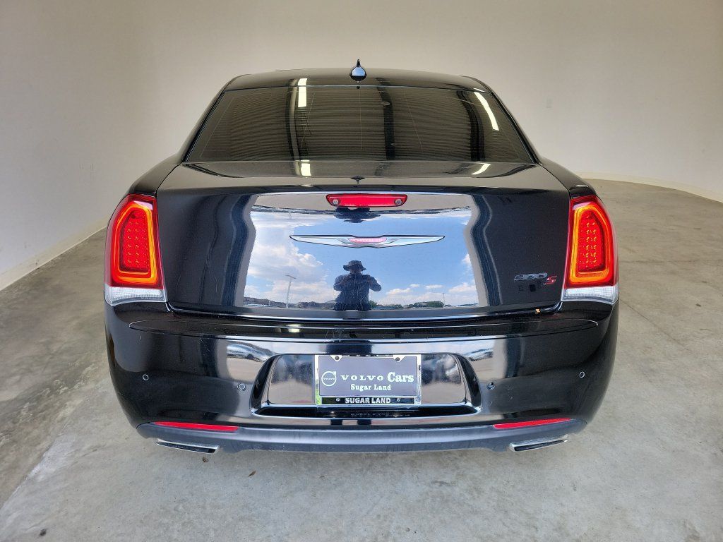 Used 2022 Chrysler 300 S RWD image 6
