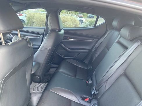 Used 2021 MAZDA MAZDA3 Hatchback w/Premium Plus Pkg image 17