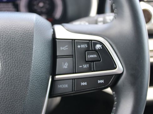 Used 2025 Toyota Highlander XSE image 26