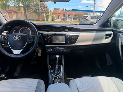 Used 2015 Toyota Corolla LE FWD image 17