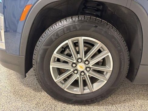 Used 2023 Chevrolet Traverse LT FWD image 34