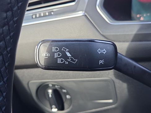 Used 2022 Volkswagen Tiguan SE R-Line FWD image 16