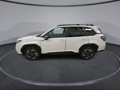 Used 2025 Subaru Forester Premium AWD/4WD image 5