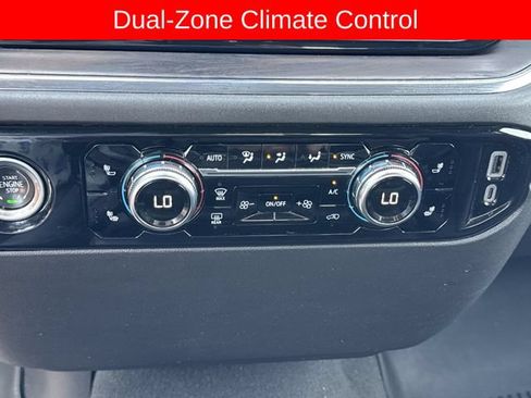 Used 2024 GMC Sierra 1500 SLT AWD/4WD image 18
