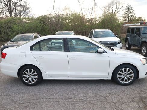 Used 2013 Volkswagen Jetta SE FWD image 5