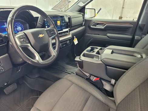 Used 2022 Chevrolet Silverado 1500 LT w/ Safety Package RWD image 12