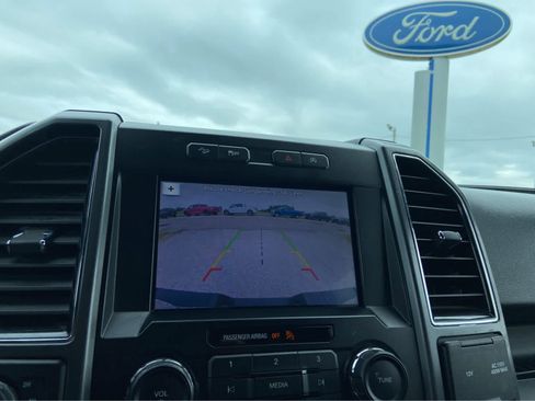 Used 2019 Ford F150 XLT w/ Equipment Group 302A Luxury AWD/4WD image 29