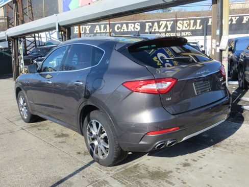 Used 2018 Maserati Levante GranLusso image 33