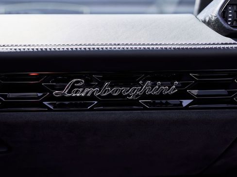Used 2024 Lamborghini Huracan EVO AWD/4WD image 41