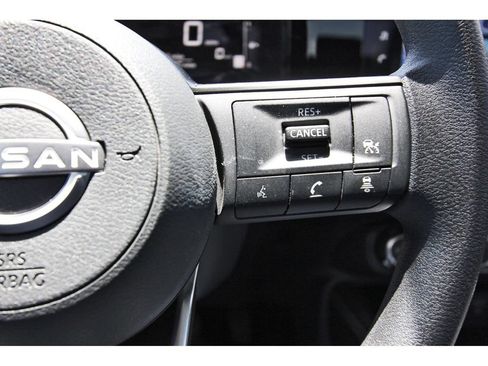 Used 2025 Nissan Kicks SV AWD/4WD image 20