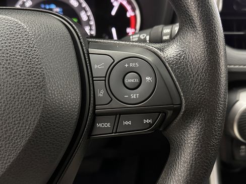 Used 2025 Toyota RAV4 XLE image 22