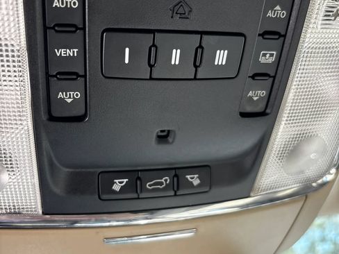 Used 2014 Jeep Grand Cherokee Overland w/ Advanced Technology Group RWD image 22