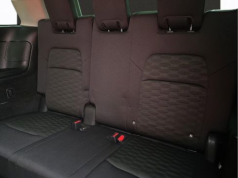 Used 2024 Nissan Pathfinder S image 9