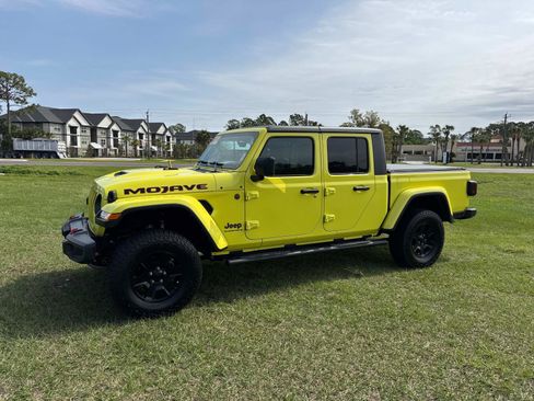 Certified 2023 Jeep Gladiator Mojave w/ Cold Weather Group image 7
