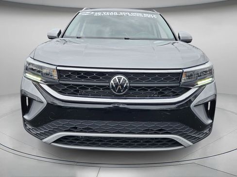 Used 2024 Volkswagen Taos SE image 5