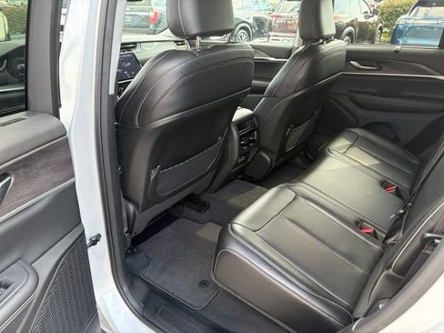 Used 2023 Jeep Grand Cherokee Limited w/ Luxury Tech Group II AWD/4WD image 27