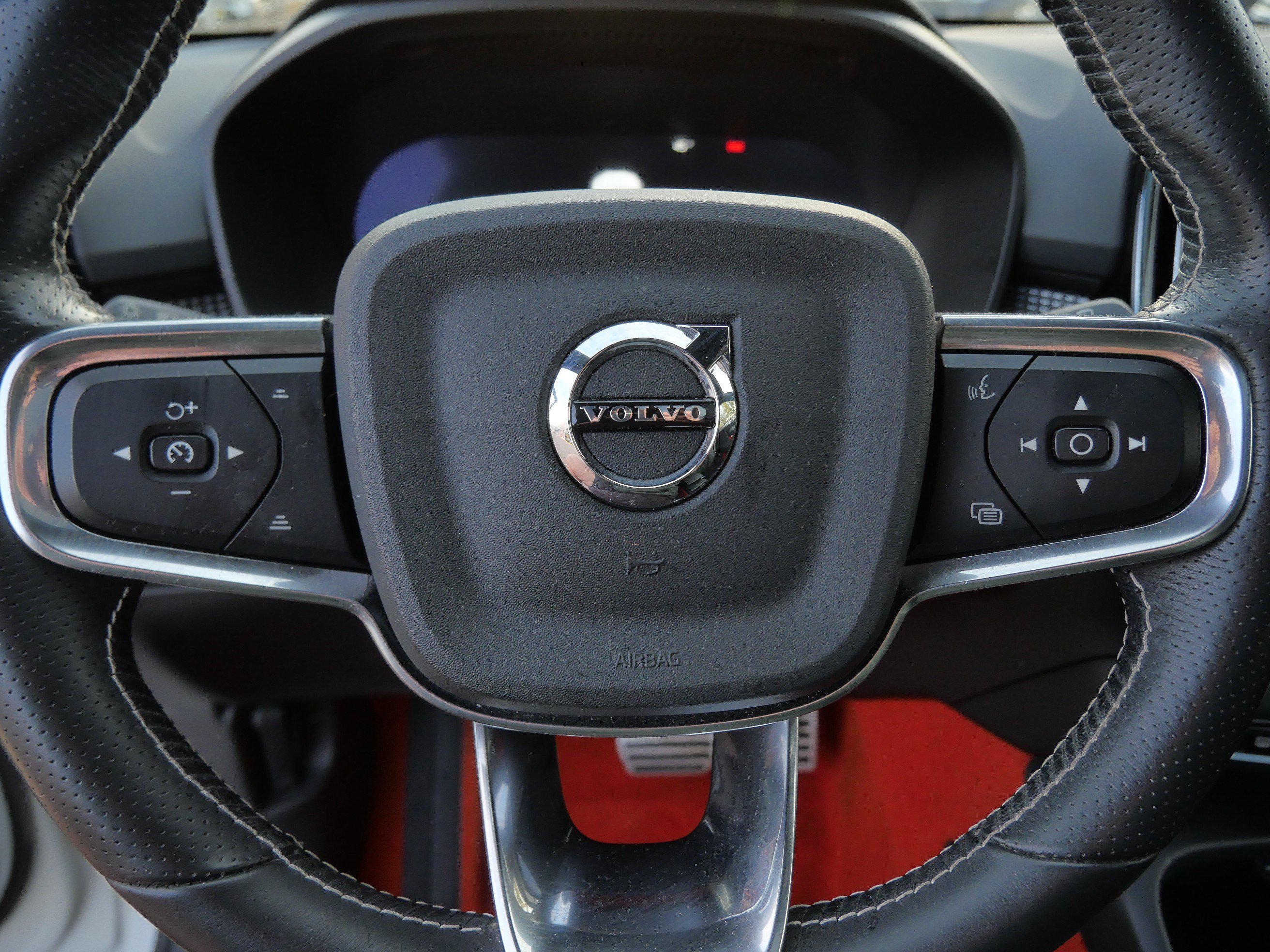 Used 2021 Volvo XC40 P8 Recharge AWD/4WD image 27
