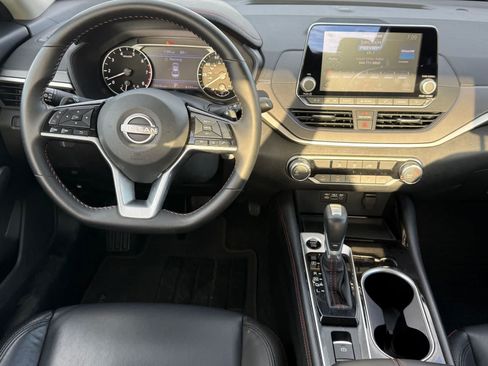 Used 2025 Nissan Altima 2.5 SR AWD/4WD image 15