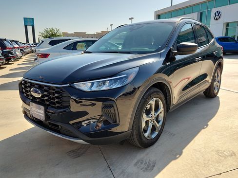 Used 2025 Ford Escape ST-Line FWD image 2