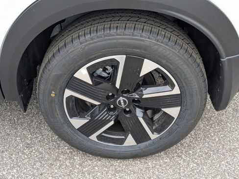 New 2026 Nissan Kicks SV w/ SV Premium Package AWD/4WD image 13