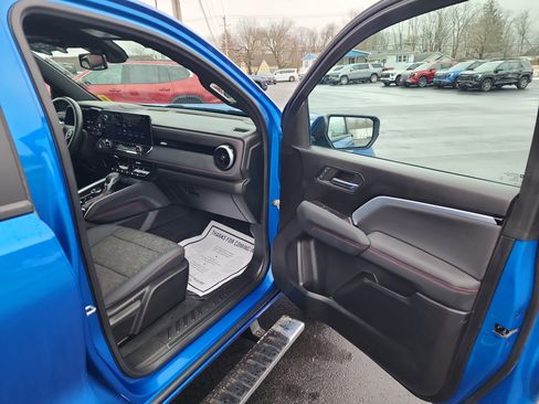 Certified 2024 Chevrolet Colorado Z71 w/ Z71 Convenience Package 2 image 32