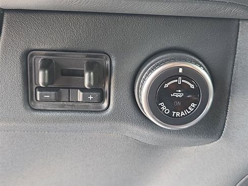 New 2025 Lincoln Navigator L Black Label image 24