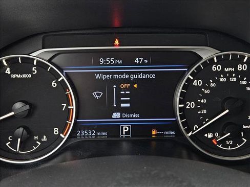 Used 2025 Nissan Altima 2.5 SV image 14