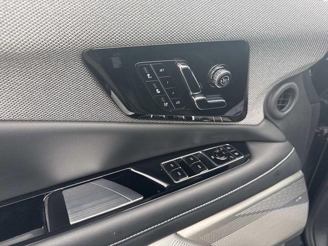 Certified 2025 Cadillac Optiq Luxury 2 w/ LPO, Floor Liner Package AWD/4WD image 15