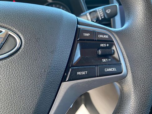 Used 2017 Hyundai Elantra SE image 56