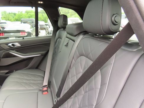 Used 2026 BMW X5 M60i AWD/4WD image 40
