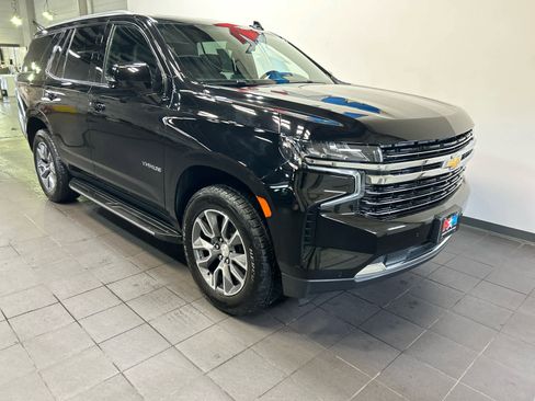 Used 2024 Chevrolet Tahoe LT w/ LT Signature Package AWD/4WD image 2