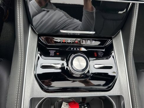 New 2025 Jeep Wagoneer Series II w/ Convenience Group I image 5