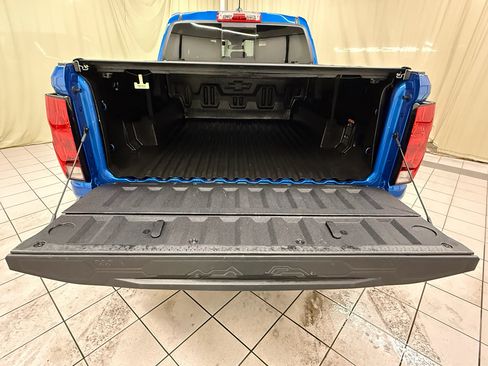 Used 2023 Chevrolet Colorado Trail Boss w/ LPO, Dark Essentials Package AWD/4WD image 17