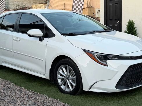 Used 2021 Toyota Corolla LE w/ LE Convenience Package image 10