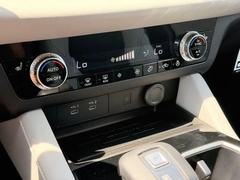 New 2026 Mitsubishi Outlander SE FWD image 32