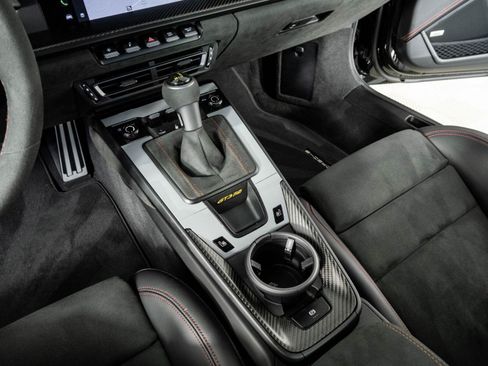 Certified 2025 Porsche 911 GT3 RS RWD image 17