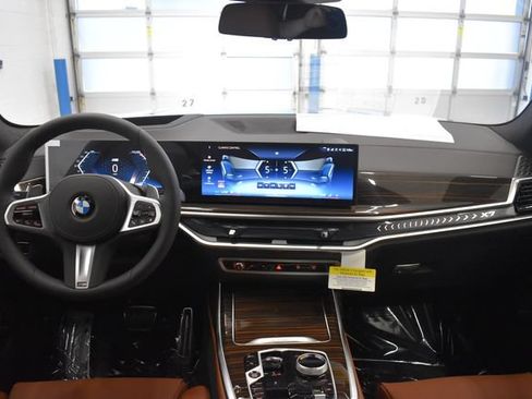 New 2027 BMW X7 xDrive40i w/ Executive Package AWD/4WD image 5