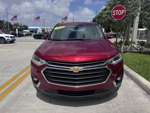 Used 2020 Chevrolet Traverse LT image 2