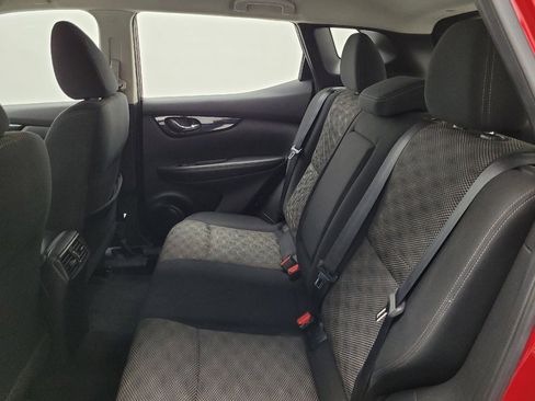 Used 2018 Nissan Rogue Sport SV image 18