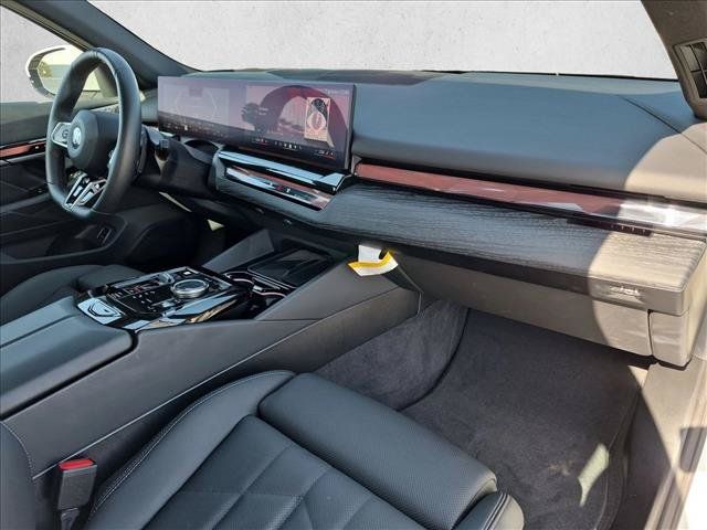 Used 2026 BMW 540i xDrive AWD/4WD image 23