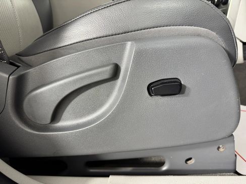 Used 2008 Jeep Liberty Limited w/ Premium Group image 33