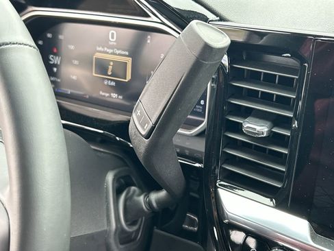 Used 2026 GMC Sierra 1500 SLT AWD/4WD image 16