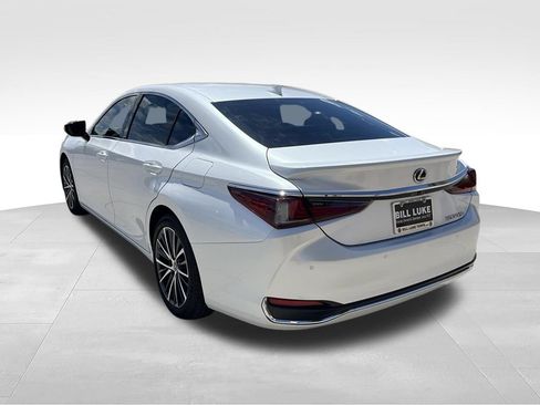 Used 2025 Lexus ES 300h w/ Premium Package FWD image 9